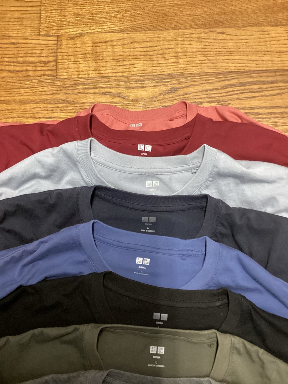 Uniqlo Classic Crew neck short sleeve tee bundle 11 Size Large - Picture 6 of 9